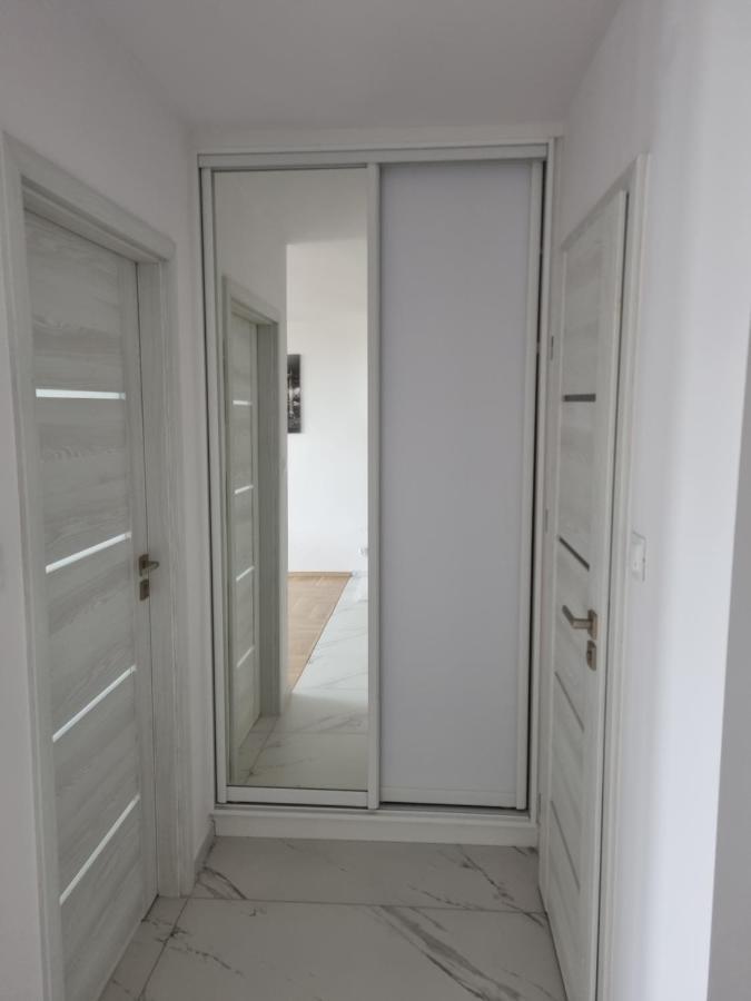 Strict Center Comfortable Apartment, 10th-floor With Beautiful View On The Park And Skyscrapers, Free Wifi, Self Check-in/out Apartment *