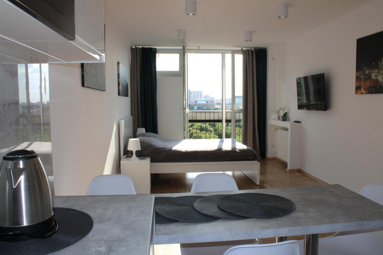 Apartment Strict Center Comfortable Apartment, 10th-floor With Beautiful View On The Park And Skyscrapers, Free Wifi, Self Check-in/out *