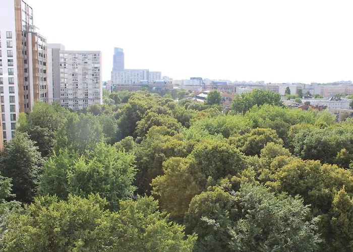 Strict Center Warsaw Comfortable Apartment, 10Th-Floor With Beautiful View On The Park And Skyscrapers, Free Wifi, Self Check-In/Out