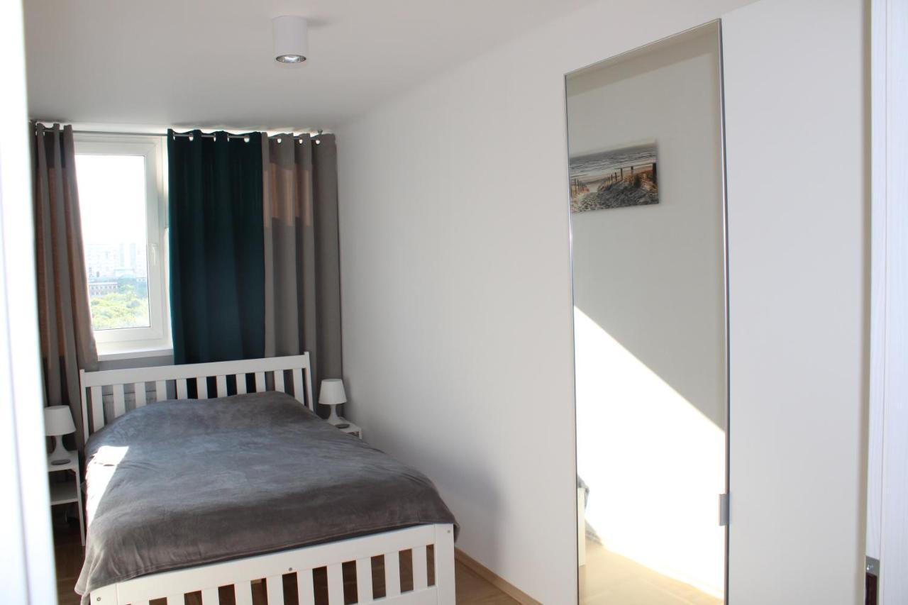 Strict Center Comfortable Apartment, 10th-floor With Beautiful View On The Park And Skyscrapers, Free Wifi, Self Check-in/out Apartament *