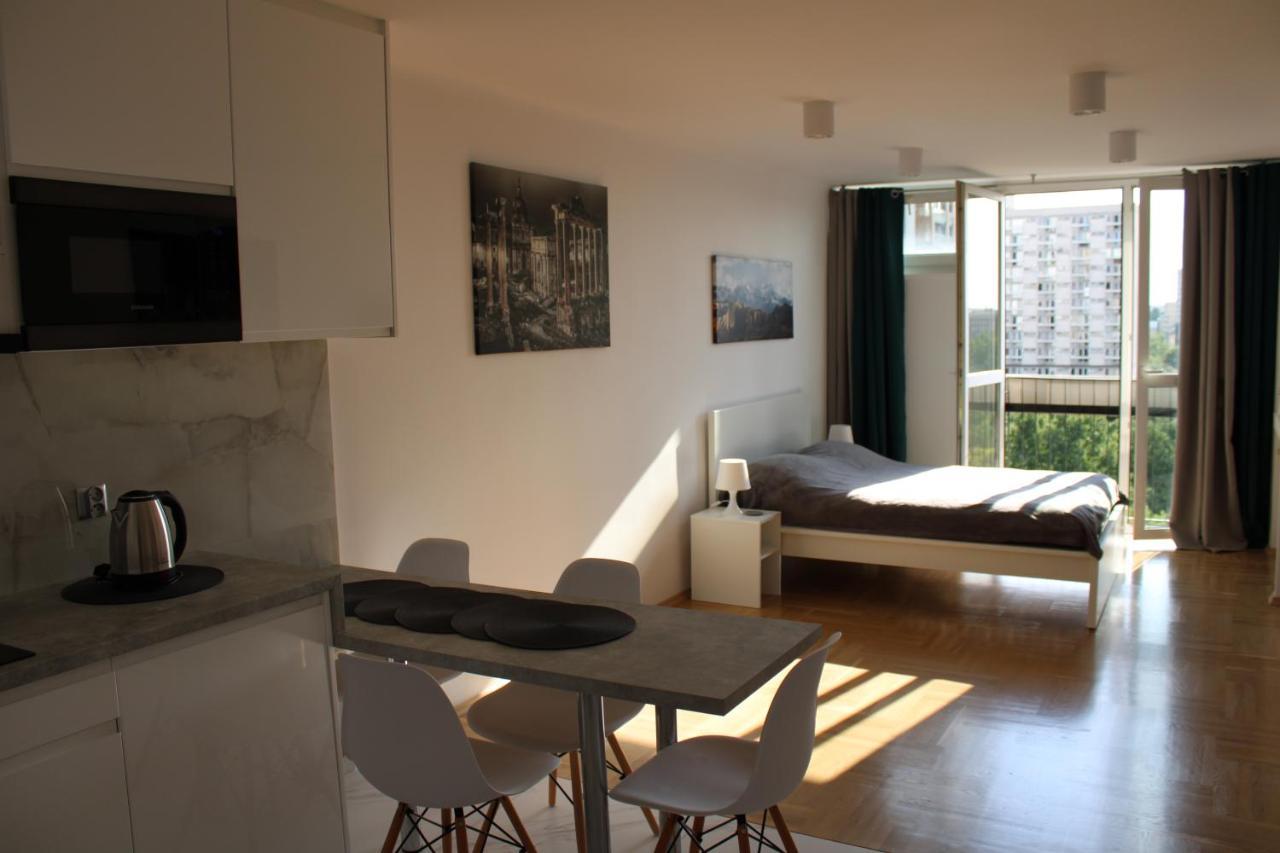 Strict Center Comfortable Apartment, 10th-floor With Beautiful View On The Park And Skyscrapers, Free Wifi, Self Check-in/out *